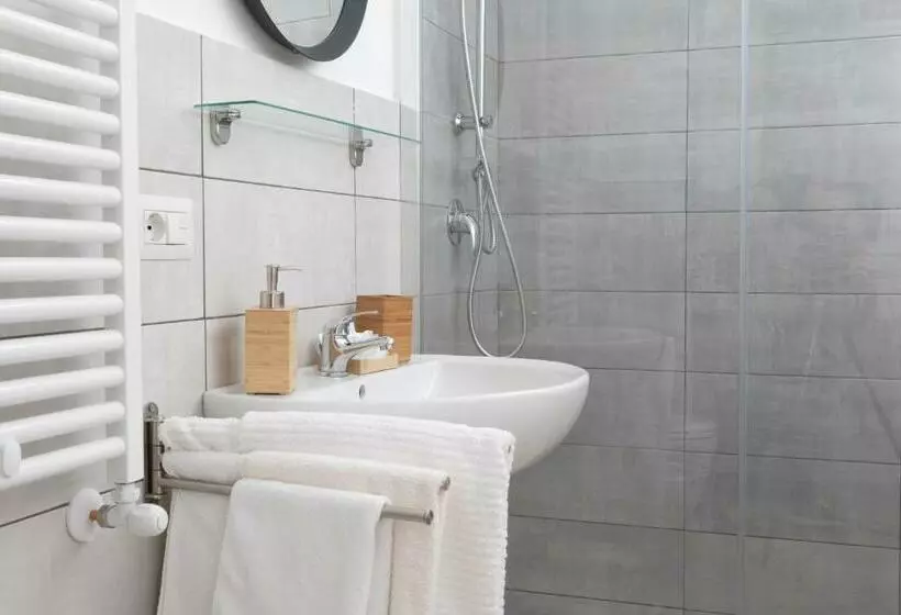 پانسیون Casa Lyon