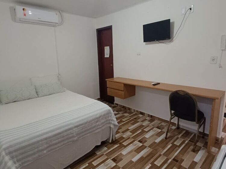 هاستل Recanto Do Flor