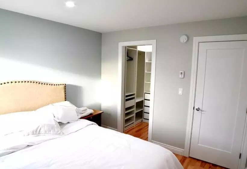 پانسیون Aurora Guest House