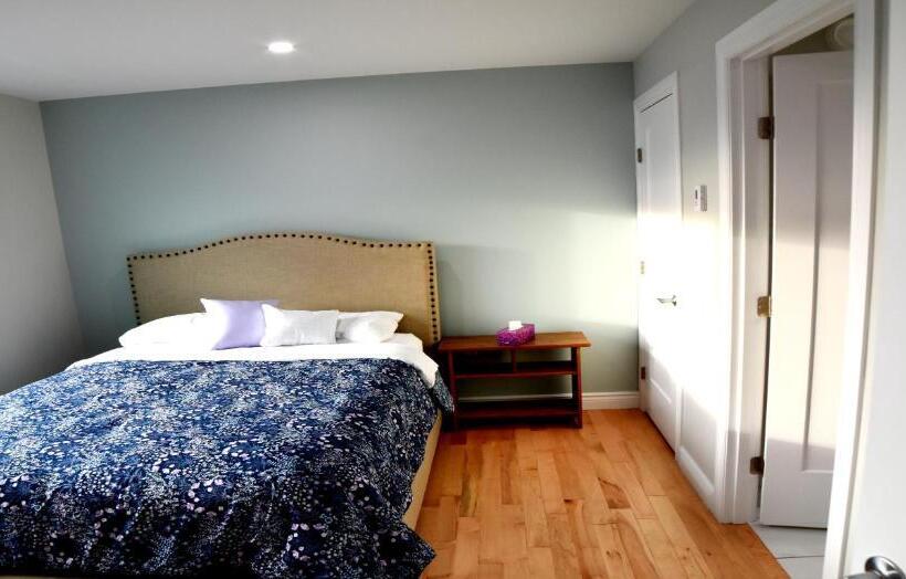 پانسیون Aurora Guest House