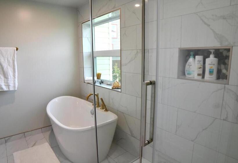 پانسیون Aurora Guest House