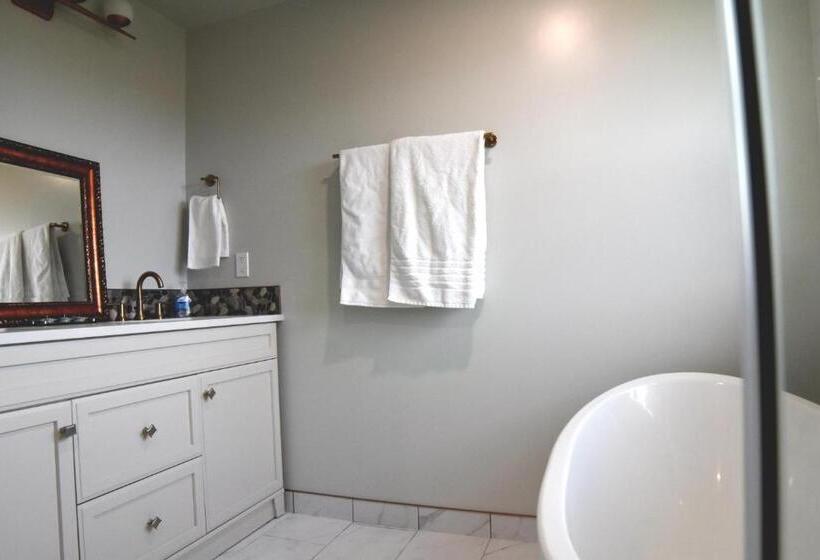 پانسیون Aurora Guest House