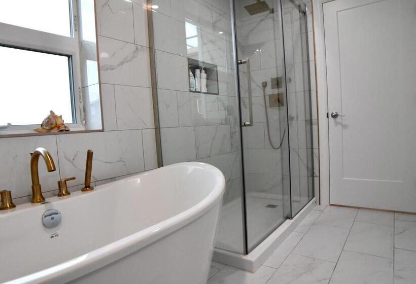 پانسیون Aurora Guest House