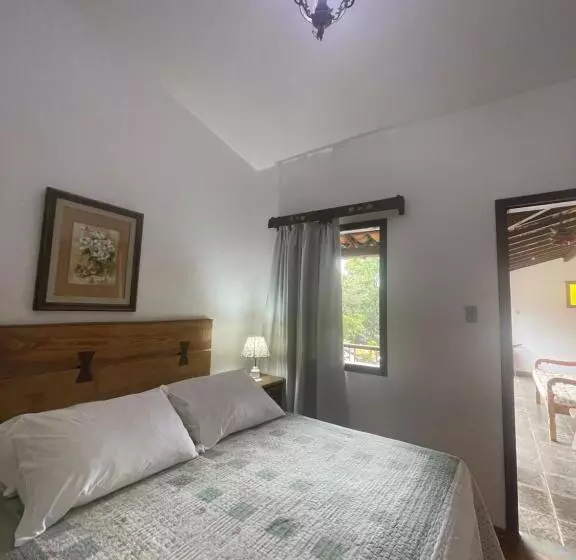 پانسیون Pousada Das Artes