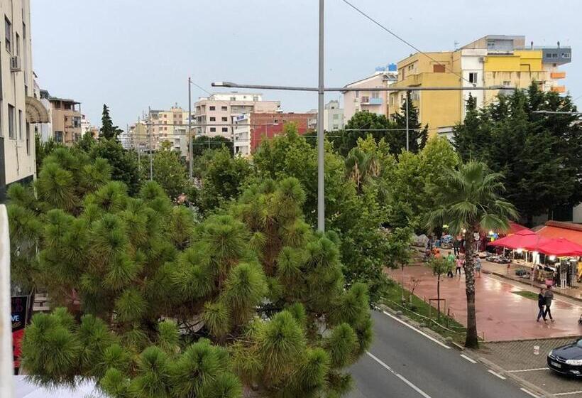 بنسيون Vogli S House Apartments & Rooms