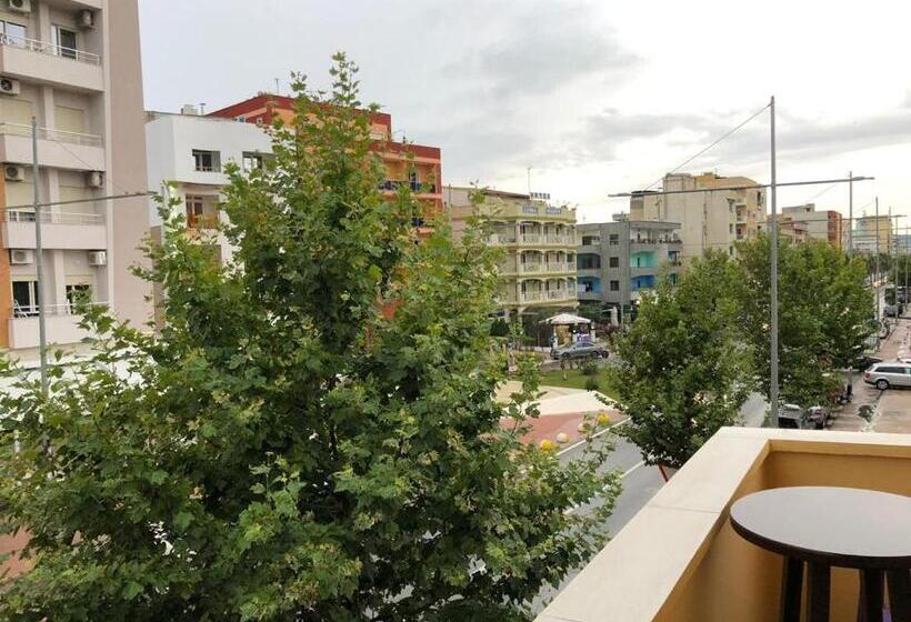 بنسيون Vogli S House Apartments & Rooms