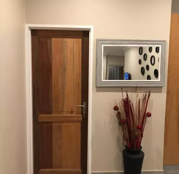 Aamiaismajoitus (B&B) 8 On Acacia Guesthouse