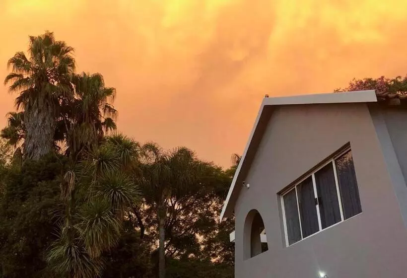 Aamiaismajoitus (B&B) 8 On Acacia Guesthouse