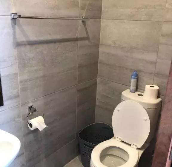 Aamiaismajoitus (B&B) 8 On Acacia Guesthouse