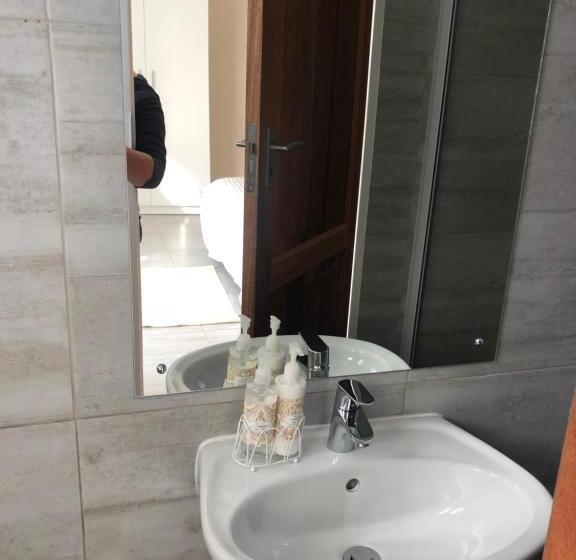 مبيت وإفطار 8 On Acacia Guesthouse