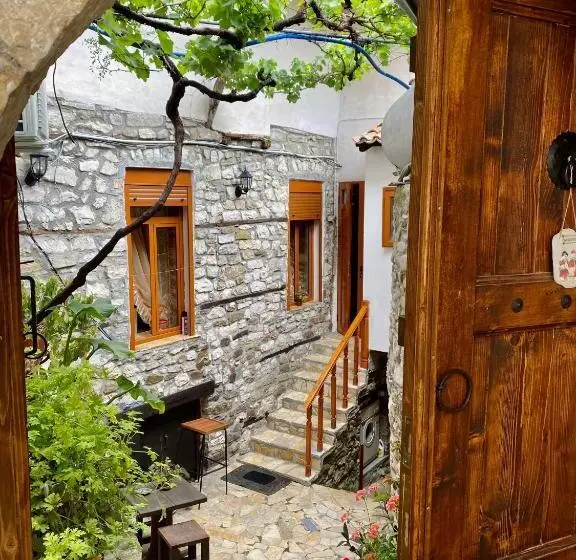 تختخواب و صبحانه Guest House Semani