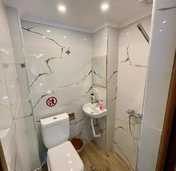 تختخواب و صبحانه Guest House Semani