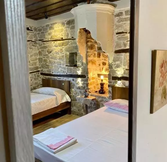 تختخواب و صبحانه Guest House Semani