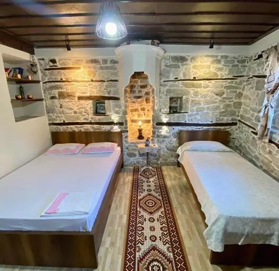 تختخواب و صبحانه Guest House Semani