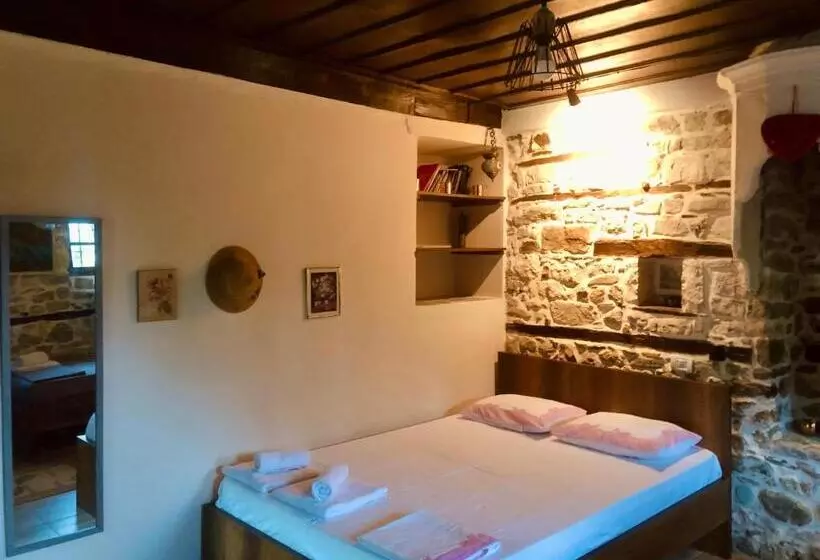تختخواب و صبحانه Guest House Semani