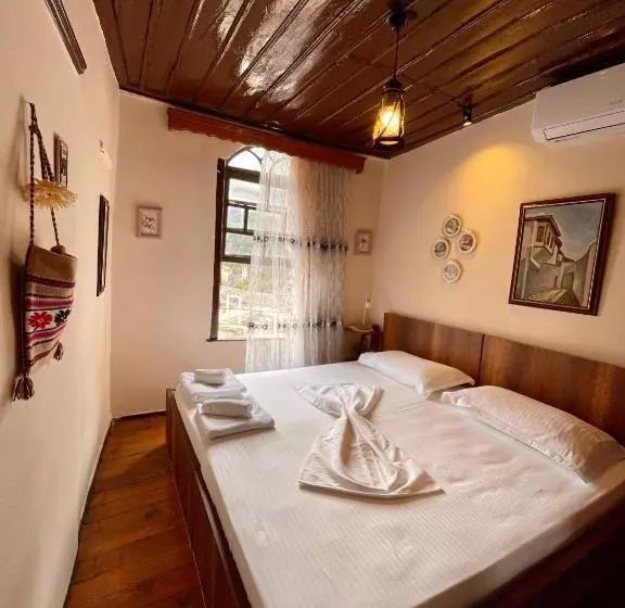 تختخواب و صبحانه Guest House Semani