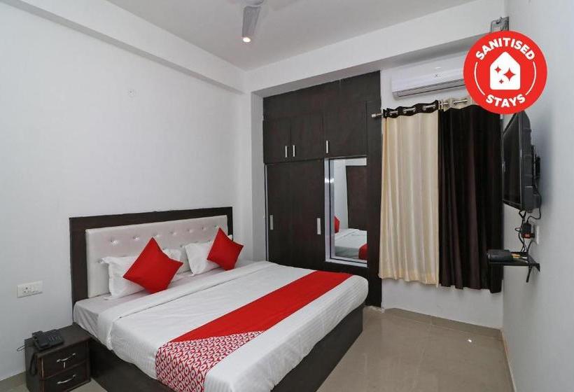 בית מלון כפרי Capital O 43252 The Avenue Stay