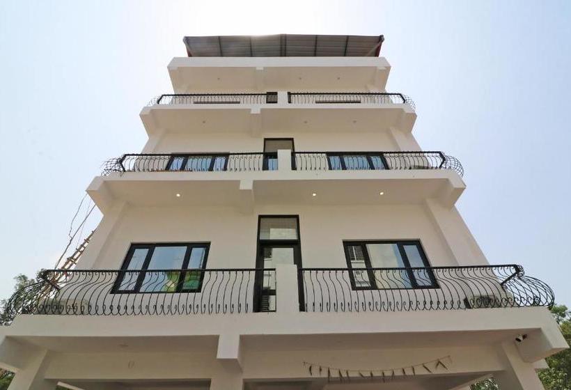 בית מלון כפרי Capital O 43252 The Avenue Stay