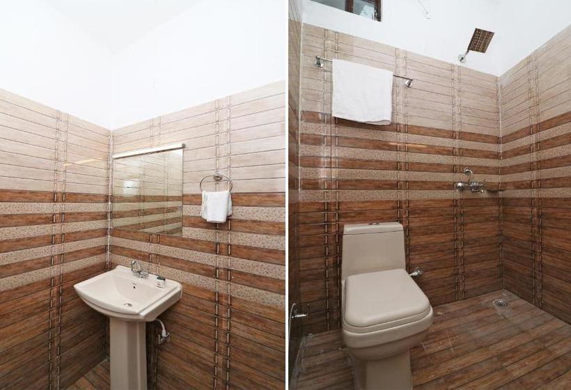 בית מלון כפרי Capital O 43252 The Avenue Stay