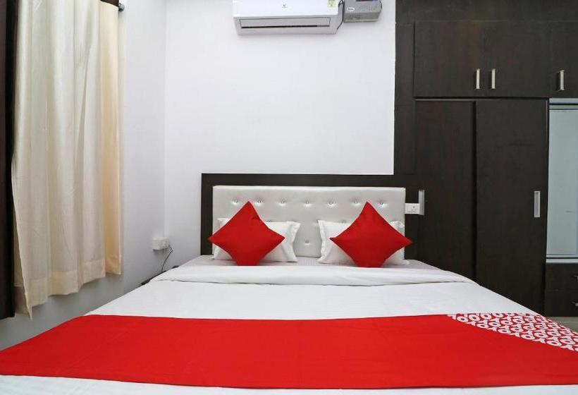 בית מלון כפרי Capital O 43252 The Avenue Stay