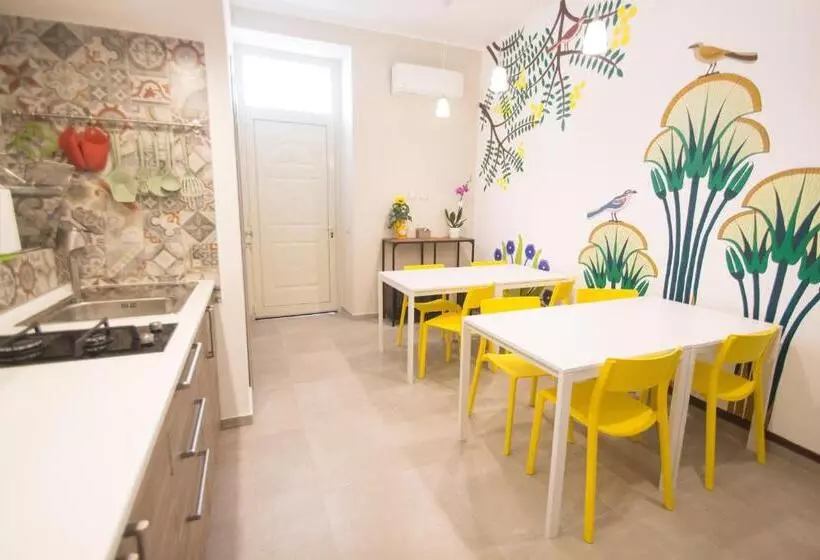 ペンション Papiroom S