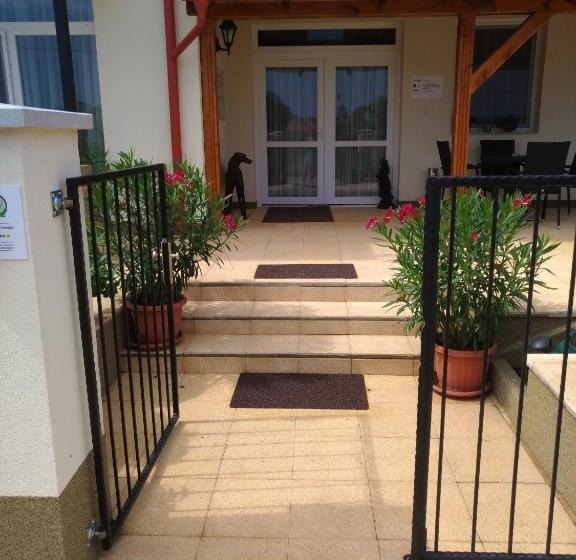 پانسیون St. Hubert Vendégház