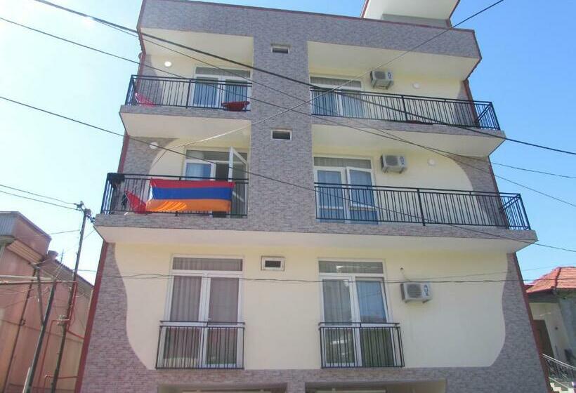 Pension (Hôtel basse catégorie) Super