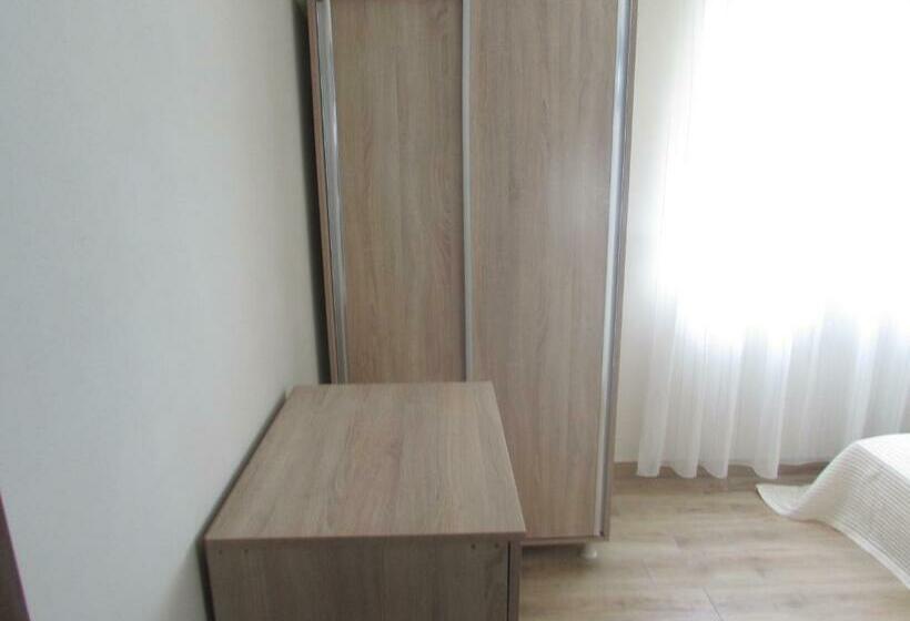 Pension (Hôtel basse catégorie) Super