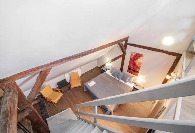 Postel Hostel