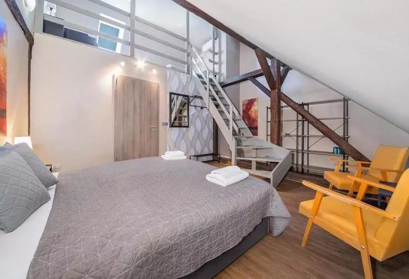 Postel Hostel