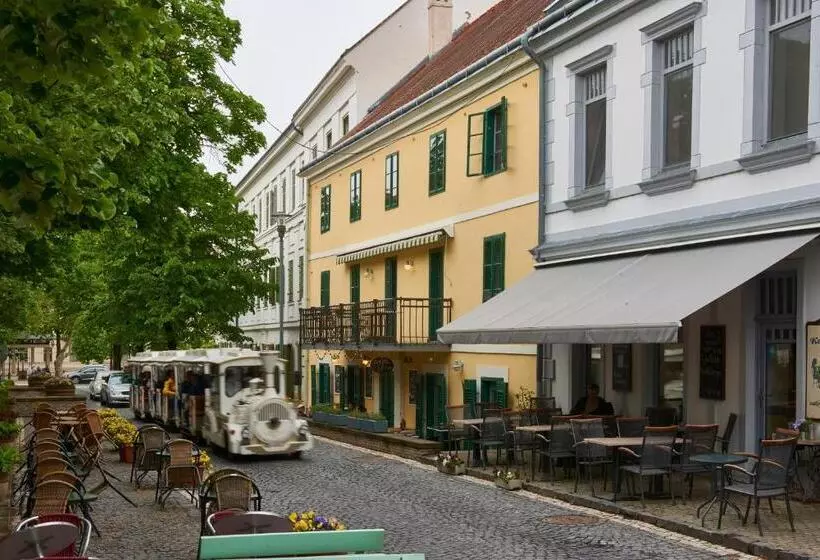 Postel Hostel
