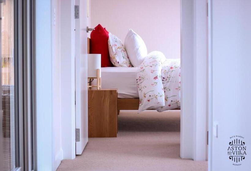 Aston Road Villa Bed & Breakfast