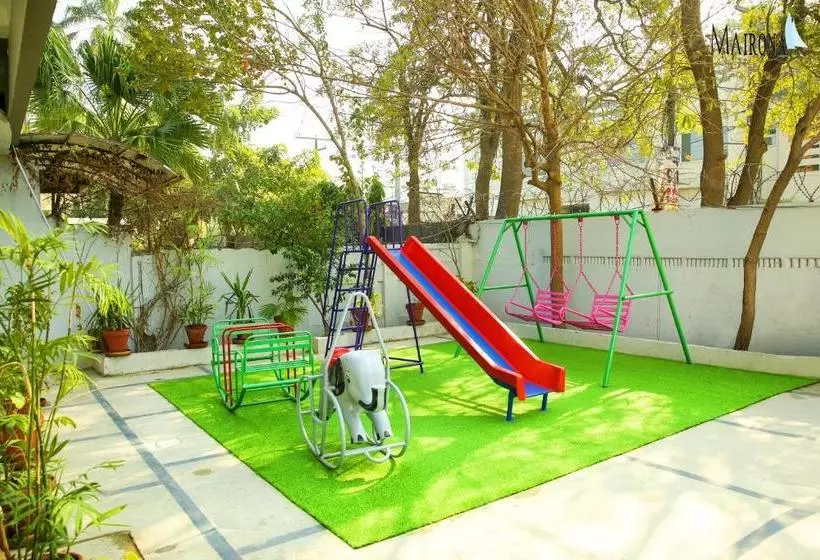هتل Mairona Gulberg Lahore