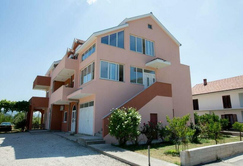 پانسیون Apartmani Slađo