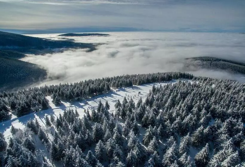 Majatalo Penzion Pod šerákem