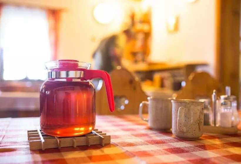 Majatalo Penzion Pod šerákem