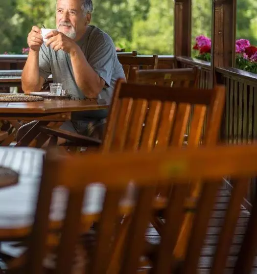 Majatalo Penzion Pod šerákem