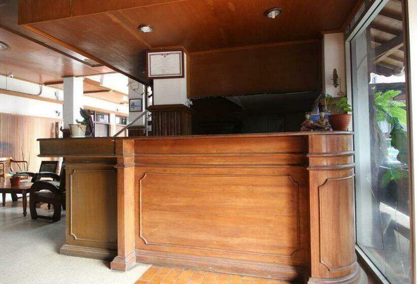 بنسيون Reddoorz @ Mantrijeron 2