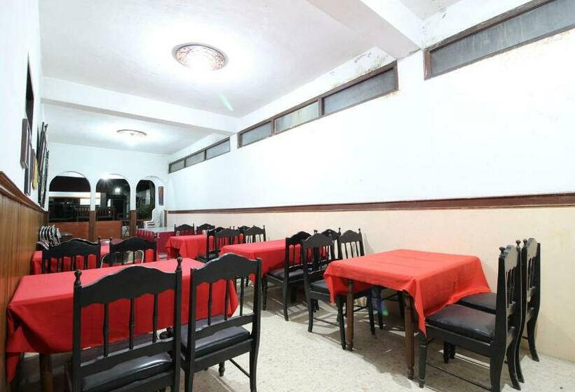 بنسيون Reddoorz @ Mantrijeron 2