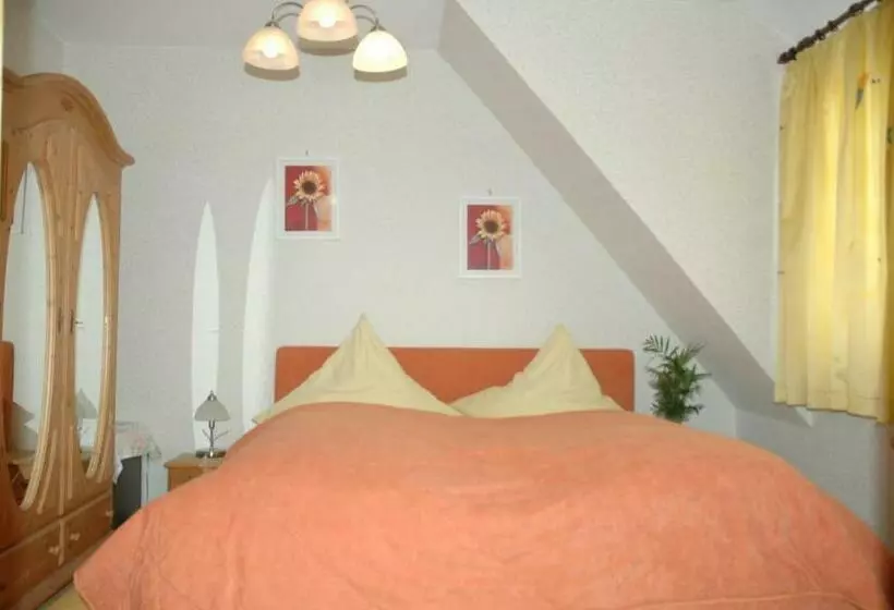 Retkeilymaja Dinkelsbühler Hof