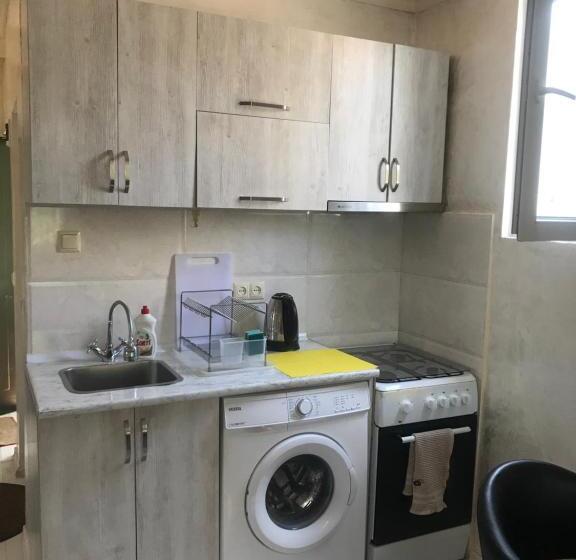 تختخواب و صبحانه уютная студия Maksim