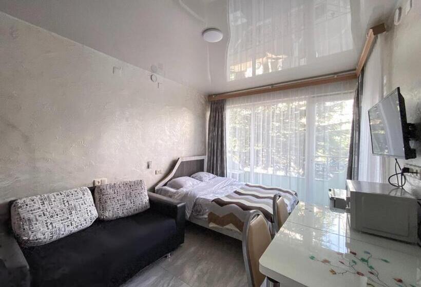 تختخواب و صبحانه уютная студия Maksim