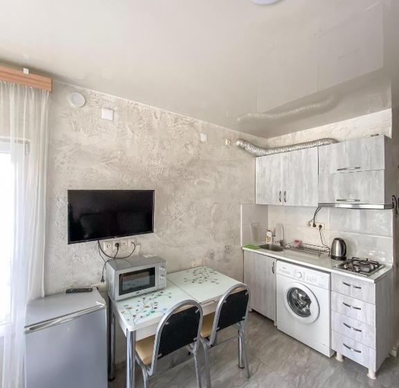 تختخواب و صبحانه уютная студия Maksim