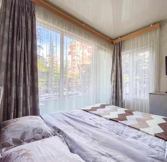 تختخواب و صبحانه уютная студия Maksim