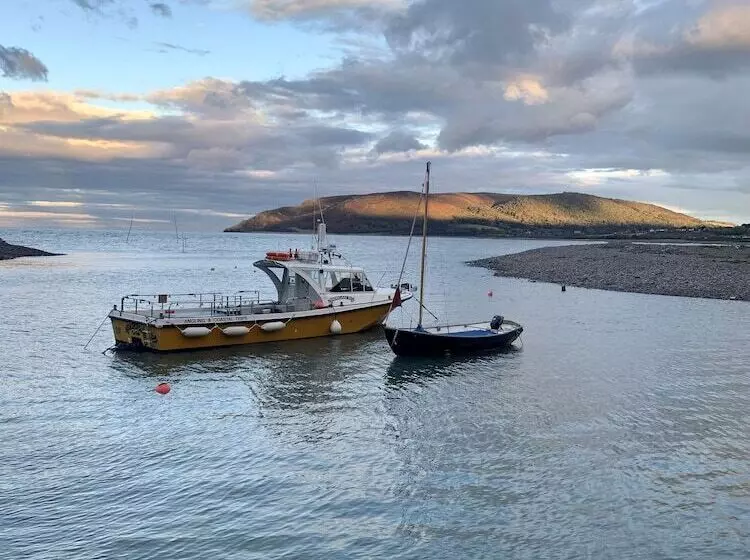 Hotelli Locanda On The Weir