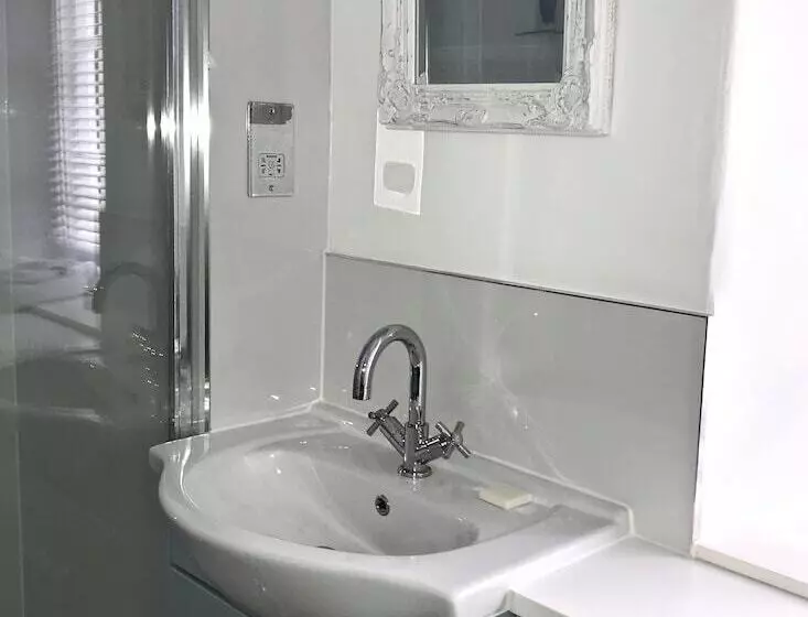 Hotelli Locanda On The Weir