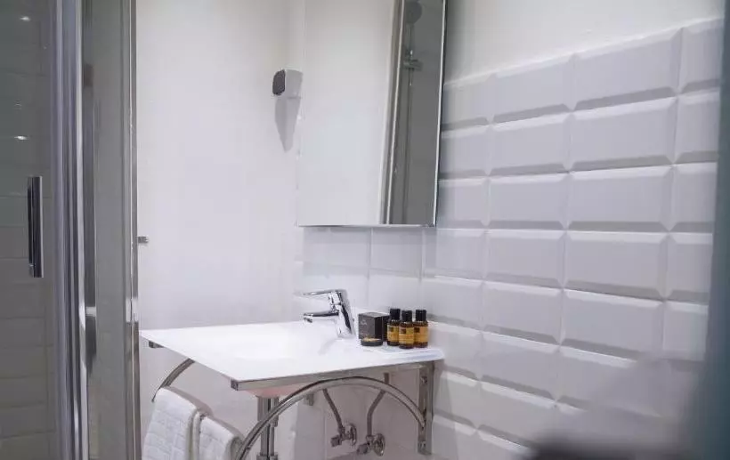 هتل Semiramis Hmj