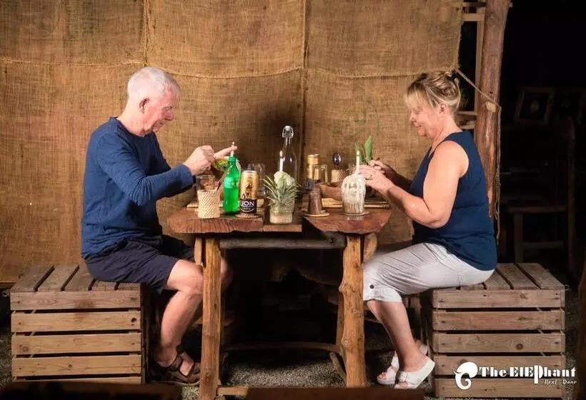 Majatalo The Elephant Next Door