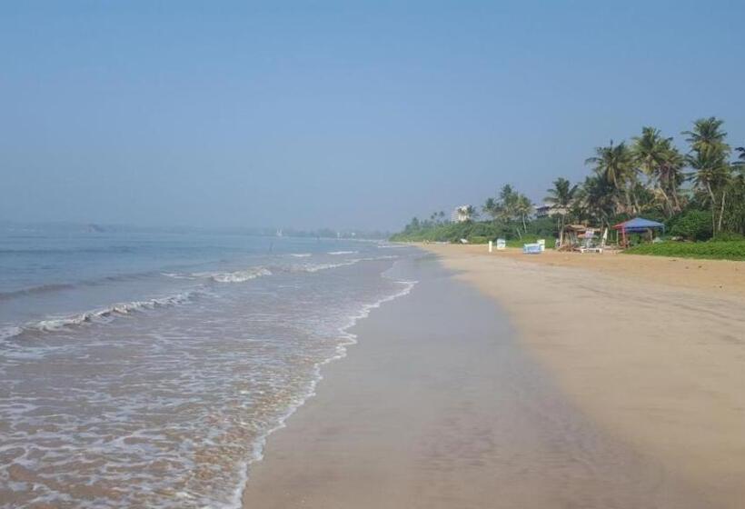 پانسیون Villa The Leaf