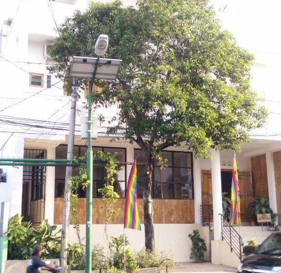 فندق صغير Kuta Bed And Breakfast Plus